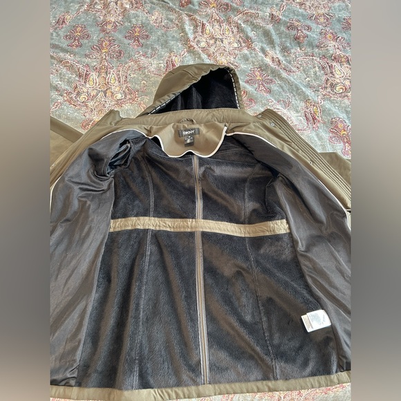 DKNY soft shell jacket size M - Picture 3 of 8